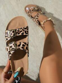 1 đôi dép xăng đan đế bằng màu trơn, kiểu dáng thanh lịch, thích hợp cho cả đi trong nhà và ngoài trời, mùa hè. - da báo - Xem 1