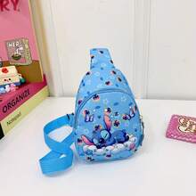 Túi đeo chéo họa tiết Stitch chính thức - Màu hồng tươi sáng, món đồ không thể thiếu cho người hâm mộ - Túi đeo vai nhỏ gọn đa chức năng, có ngăn khóa kéo phía trước, tiện dụng khi rảnh tay, người bạn đồng hành lý tưởng khi đi du lịch - Chất liệu cao cấp, đa dụng cho sử dụng hàng ngày, với họa tiết "Lilo & Stitch" kinh điển. - Nhiều màu - Xem 11