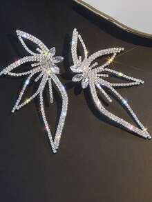 Rhinestone Maple Leaf Design Stud Earrings - Silver - View 4