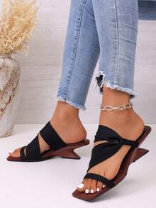 2026新款轻便厚底褶皱时尚网布柔软舒适坡跟凉鞋