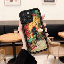 Cubierta de telefono con borde negro diseño de calle italiana con tiendas coloridas y texto en italiano para uso diario en cafeterias y espacios urbanos,Aplicable a los teléfonos de la serie Apple y Galaxy - Blanco - Ver 3