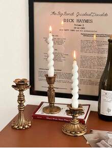 1个复古哥特式青铜烛台，花卉图案复古怀旧风格烛台，适合家居装饰、餐桌装饰、简约复古婚礼装饰，是母亲节、生日、节日礼物的理想之选。 - 彩色 - 查看 7