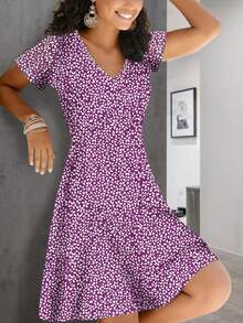 时尚碎花轻盈优雅连衣裙，适合休闲、度假、居家、工作、婚礼、派对、海滩、睡衣等场合穿着。轻便舒适，百搭实用。