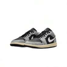 Jordan 1 Low Light Smoke Grey Off Noir HQ2010-012 - Grey - View 2
