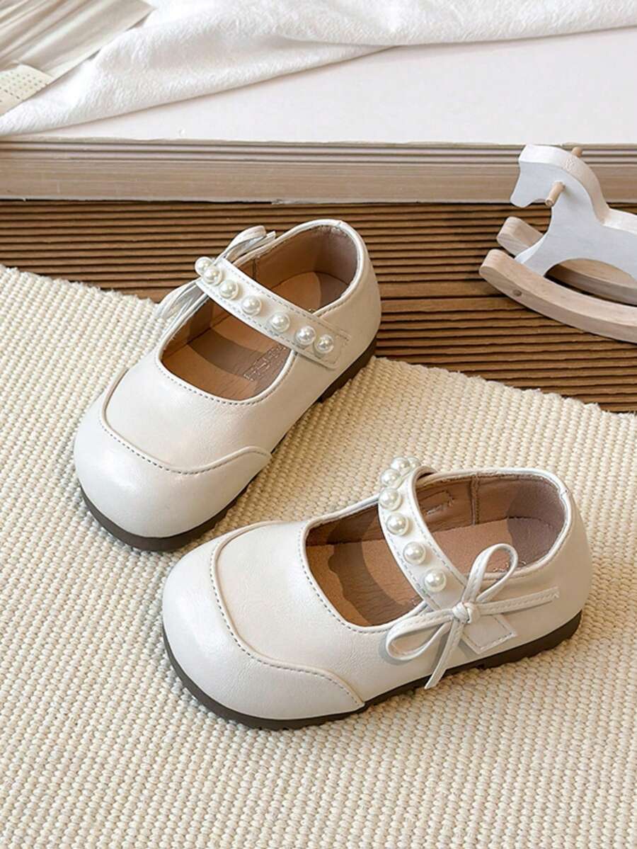 1 Paar beige Kinderflatschuhe, Prinzessinnenschuhe, Softsohlenschuhe mit Schleife für Mädchen, Perlen-Schleife, Klettverschluss und quadratische Zehenform