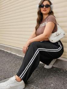 A&DD MODA, REF: AS-1578 (PLUS SIZE) – Women's High-Waisted, Wide-Leg Bell-Bottom Style Pants, Premium Fit, Casual Sweatpants, Lycra And Elastane, Modern Look, Elegant And Sophisticated, For Carnival 2025, Twill Pants, Wide-Leg Pants, Super Wearable, Hot Fashion, Lycra And Elastane Pants, Blogger Style, Elegant And Comfortable Look, Women's High-Waisted Pants With Pockets, High Quality, High-Waisted Dress Pants, Modern And Stylish Women's Pants. - 黑色 - 查看 4
