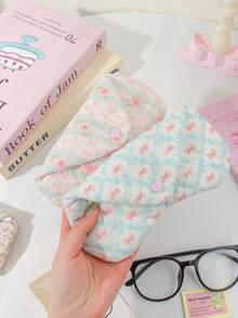 1 Túi đựng kính hình trái tim bằng vải nhung kẻ dễ thương, túi đựng kính cho nữ, hộp đựng kính cho bé gái, hộp đựng kính dùng ở nhà, khi đi du lịch và đi học, túi đựng kính râm đa chức năng, túi sắp xếp kính, phụ kiện kính râm kiểu Hàn Quốc, ví cầm tay có khóa cài, bảo vệ kính râm hoàn hảo. Quà tặng sinh nhật, quà tặng bạn bè, quà tặng phù dâu, quà tặng tựu trường, quà tặng Valentine, đồ dùng cần thiết khi đi du lịch, đồ dùng ký túc xá. - Nhiều màu - Xem 8