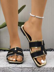 新款女士平底方头凉鞋，高端品质，套脚式设计，春夏户外休闲度假风，街头时尚沙滩凉鞋