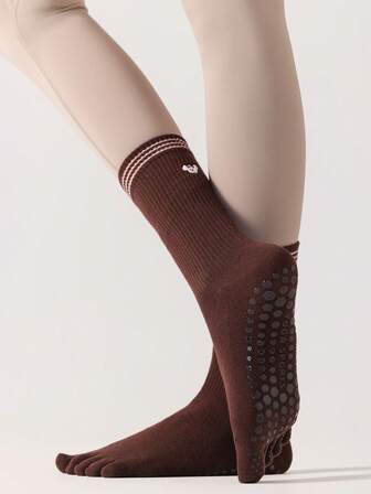 1 par söta broderade femfingers yogastrumpor för kvinnor, lämpliga för halkfri massage, inomhusyoga, utomhussporter