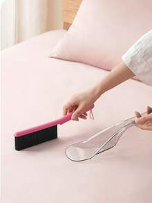 2-In-1 Bed Lifter And Duster Brush, Designed With Streamlined Handle And Flat Head To Easily Lift Mattress/Bed Frame Edges, Convenient For Single-Handed Bed Sheet Changing And Bedding Arrangement. The Brush End Can Also Be Used To Clean Bed Surface Hair, Dandruff, And Crevices In Sofas/Seats, Achieving "2-In-1" Functionality. - Multicolor - View 5