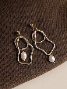 1 Pair Asymmetrical Geometric Design Baroque Style Pearl Hollow Drop Asymmetric Earrings - Multicolor - View 8