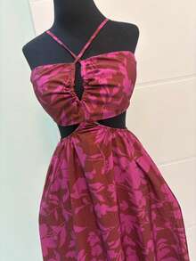 Long Dress With Built-In Bra, Floral Print, Farmi Inspired, Elegant And Comfortable, Blogger-Style, Luxury, New, All-Over Floral Print, Beachwear. - Màu đỏ tím - Xem 3