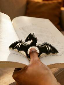 1pc Dragon Shaped Book Rack Ring, Fantasy Reading Tool, Dragon Shaped Ring Bookmark, Decorative Bookmark, Suitable For Reading, Learning, Library Desk, Home Decor, Gothic Style Cozy Reading Corner, Book Lover's Gift, Desktop Decor Accessory, Minimalist Dark Style Book Lover Decor, Reading Companion, Applicable To Novel, Diary, Office, Living Room, Coffee Table Reading Scenarios - Multicolor - View 2