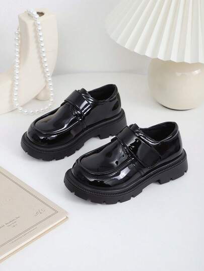 1 Pair Loafers, Slip-On Design, Hook And Loop Glossy PU Soft Material, Round Toe Soft Sole Non-Slip Breathable Lining, Retro British Style, Suitable For 3-15 Years Old Boys And Girls, School, Performance, Casual, Spring/Summer