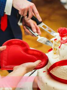 5/20 pièces Assiettes en papier épaisses en forme de cœur rouge, 26,6 cm (environ 10,47 pouces), assiettes jetables pour fête, décoration de table convenant pour la fête des mères, le mariage, l'anniversaire, la Saint-Valentin - Rouge - Voir 8