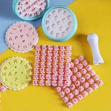 一套DIY创意字母饼干压花模具。您可以自己定制饼干、蛋糕和甜点模具。适合在节日和周年纪念日制作甜点和蛋糕压花印章。 - 彩色 - 查看 8