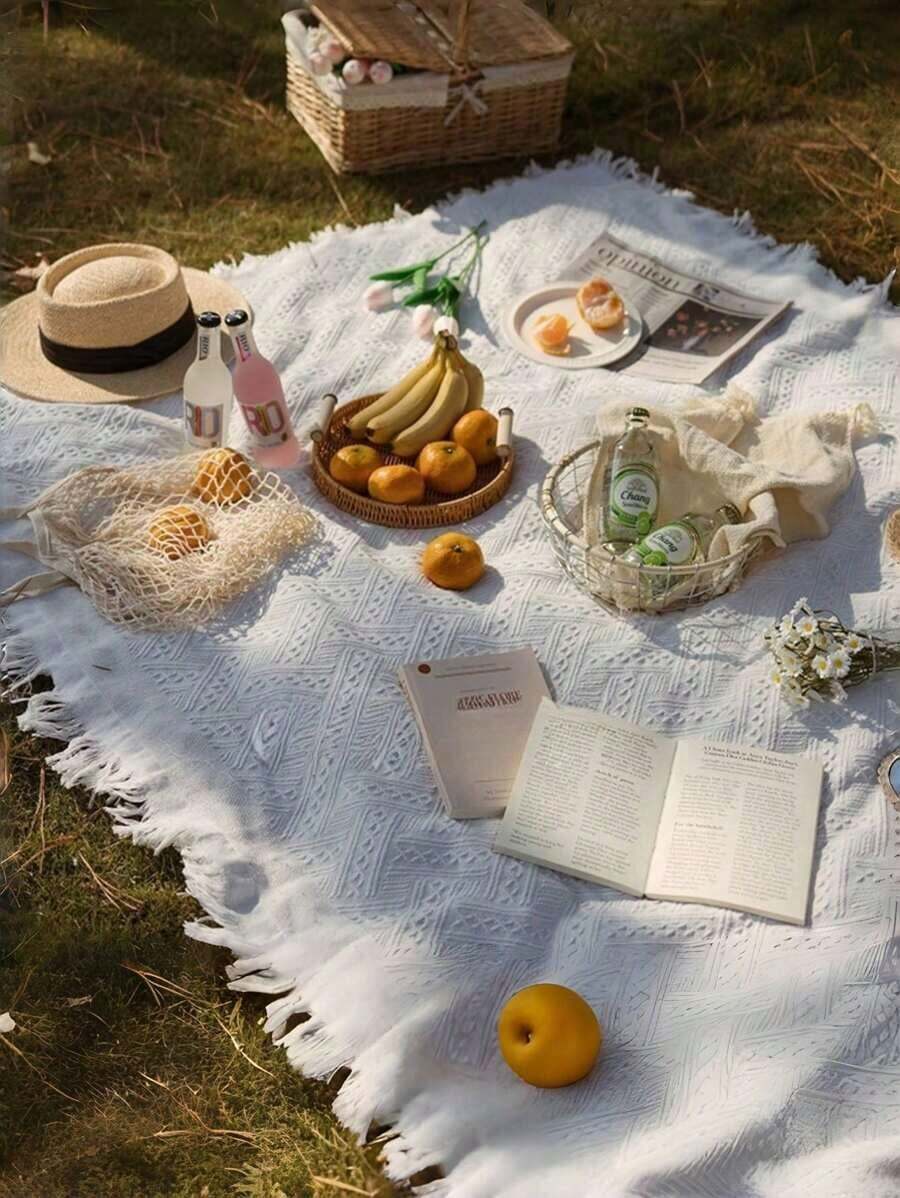 Outdoor Picnic Blanket, Indoor Sofa Blanket, Tassel Picnic Mat, Machine Washable Outdoor Blanket, Suitable For Decorative Camping Blanket, Extra Large Beach Mat, For Camping, Park Lawn, Suitable For Autumn/Winter Travel, Halloween, Christmas Gifts - 白色 - 查看 1