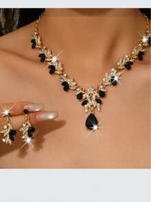 3件套镂空水滴设计，时尚水晶项链套装，适合新娘和女士佩戴，性感首饰套装，适合婚礼、晚宴和送礼。 - 銀色80802801 - 查看 18