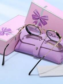 ZOVUJUMY Kính mắt ZOVULJUMY gọng oval đen vàng thanh lịch, tròng kính trong suốt, càng kính trang trí vàng, tròng kính màu xanh lam, phong cách cổ điển sang trọng, giúp khuôn mặt thon gọn, phù hợp cho việc đi làm và uống trà chiều. - Trong sáng - Xem 8