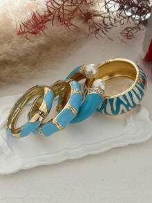 1件蓝色斑马纹珐琅渐变珍珠菱形合金手镯，适合女性日常通勤、朋友聚会、浪漫节日、街头摄影、时装秀等场合佩戴（手镯的纹理和颜色可能与实物略有不同）。 - 藍色 - 查看 7