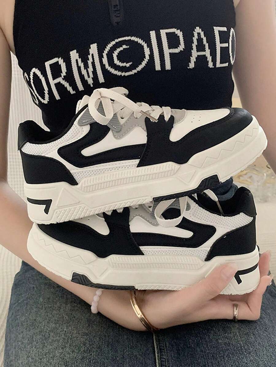 2025 Spring New Girl White Student Sneakers, Fashion Versatile Casual Sports Shoes, Ins - Black and White - View 1