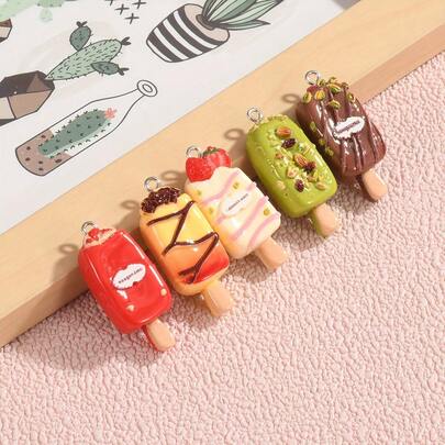 5/10个逼真冰淇淋造型挂件 - 草莓、布朗尼、甜筒设计 - DIY饰品、钥匙扣、派对装饰 - 可爱甜点吊坠 - 送给甜食爱好者的完美礼物、冰淇淋派对装饰、手工材料、趣味造型、光泽树脂 - 随机混装