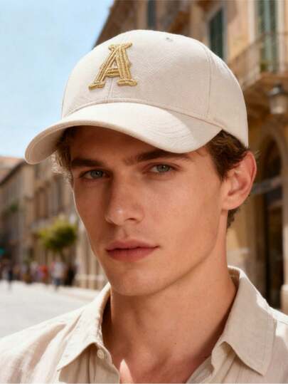 1顶金色刺绣字母“A”米色棒球帽，男女通用，柔软耐用的梭织面料，经典弧形帽檐，防晒设计，可调节搭扣，舒适休闲，适合日常佩戴/通勤/休闲外出，时尚简约，是圣诞节和生日的理想礼物。