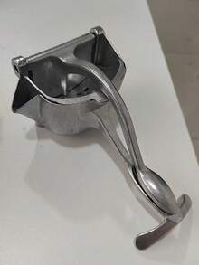 1pc Stainless Steel Handheld Citrus Juicer, Lemon Squeezer, Manual Juice Extractor, Suitable For Lemon, Kitchen & Living Room, With Wrist Guard - Silver - View 11