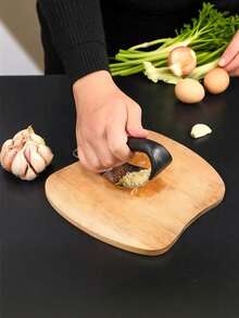 Stainless Steel Garlic Press, Manual Garlic Crusher, Multifunctional Kitchen Tool, Ideal For Mincing, Crushing And Chopping Garlic Cloves, Garlic Masher,Garlic Mincer Chopper - Multicolor - View 8