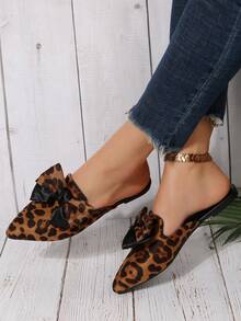 Black and Brown Leopard Print Bow