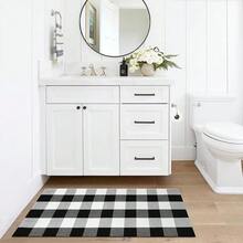 IOHOUZE Buffalo Plaid Checkered Rug 2x4.3 Ft Front Door Mats, Washable Area Rugs For Front Porch Decor, Spring Summer Welcome Mats Outdoor, Black White Rug For Farmhouse/Entryway/Home Entrance,One-Size,BlackandWhite2x44inchRectangular - 黑白2x44吋長方形 - 查看 10