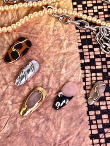 10片杏仁形手工金属线条亮片水滴形全覆盖亮面可重复使用亚克力假指甲套装，包含指甲胶水和指甲锉。适合情人节、新年、派对、日常佩戴，也可作为礼物。 - 查看 5