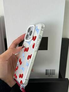 1 dây đeo cổ hình nơ kẻ caro xanh trắng kèm 1 dây đeo rời hình quả anh đào, dây đeo vai/đeo chéo có thể điều chỉnh, dây dày 4mm, vòng bảo vệ ống kính cao cấp, hai lỗ treo, ốp lưng điện thoại TPU mềm trong suốt tương thích với iPhone 17/17 Pro/Air/17 Pro Max/15 Pro Max/15 Pro/15 Plus/11/12/12 Pro Max/13/13 Pro Max/14/14 Pro Max/14 Plus/16/16 Pro/16 Plus/16 Pro Max - Nhiều màu - Xem 9