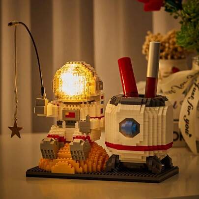 1600片学生宇航员笔筒带内置灯光积木套装，3D拼装创意教育减压积木模型装饰，生日礼物