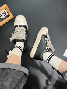[Local Delivery][Quick Arrival]Women's Low-Top Lace-Up Casual Shoes Fashionable Shoes Women's Flat Shoes  Can Be Matched With Jeans Black Shoes For Women Women's Leather Shoes With Thick Shoelaces Bread Shoes Box Packaging - 黑色 - 查看 4