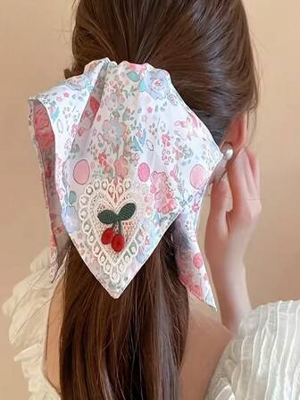 1 adet Zarif Kiraz Desenli Kumaş Saç Tokası - Kare Tasarım, Yumuşak Malzeme ve Nazik Tutuş, 14 Yaş ve Üzeri Kadınlar ve Gençler İçin Uygun, Günlük ve Resmi Etkinlikler İçin