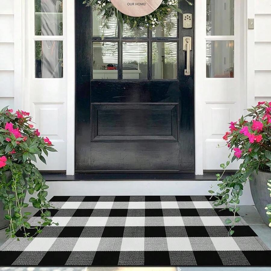IOHOUZE Cotton Buffalo Plaid Check Rug Outdoor Doormat 27.5 X 43 Inches Washable Woven Outdoor Indoor Welcome Mats For Front Door/Farmhouse/Entryway/Home Entrance Black And White Outdoor Rug,One-Size,BlackandWhite24inchx38inchRectangular - 黑白24吋x38吋長方形 - 查看 1