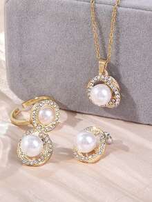 3件套优雅闪亮珍珠首饰套装，镶嵌水钻，包边设计，包含项链+耳环+戒指，展现精致美感