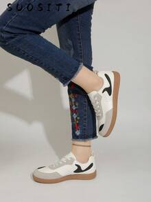 Women's New Lightweight Comfortable Casual Outdoor Skateboard Shoes - White - View 6