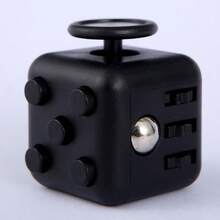 1个/5个/10个装指尖魔方减压玩具，挤压手指玩具，缓解焦虑，办公桌玩具，感官玩具，指尖魔方，玩具，旅行玩具，颜色随机，有效缓解压力，适合所有年龄段的趣味减压玩具。非常适合作为爱好、收藏品、派对玩具、青少年创意玩具、青少年减压玩具、节日礼物、生日礼物和新年礼物。也是送给14岁及以上男孩女孩的绝佳斋月礼物。 - 彩色 - 查看 11
