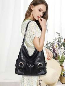 这款时尚简约的大容量女士通勤单肩包采用PU材质，配有镂空铆钉拉链，并附带双肩带和手提带。它适合旅行、通勤和学生使用，既可作为旅行背包，也可作为休闲背包。 - 黑色 - 查看 5