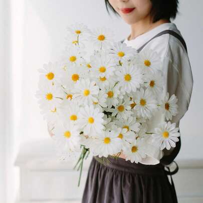 1pc/2pcs/6pcs Chamomile Artificial Flowers, European Style Desktop Daisy Fake Flowers Home Decor, Spring/Summer Desktop Decoration Daisies, Valentine's Day, Birthday, Graduation Gift, Autumn Decor