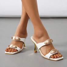 Mẫu sandal mùa hè mới về, thiết kế khóa vàng, kiểu dáng tối giản, hở mũi, gót mỏng. - Màu be - Xem 6