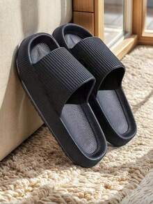 4-Jahreszeiten Mode Bestseller vielseitige Herren Slide Sandalen, EVA dicke Sohle weicher Boden Multifunktions Schuhe, einfaches vertikales Streifendesign mit einzelnem Loch, leicht & bequem für Innen/Außen, Badezimmer, Hausschuhe, Unisex Paare Lässig, Dusche, Lässig, Strandurlaub leichte Sandalen, komplett passende Fußbekleidung