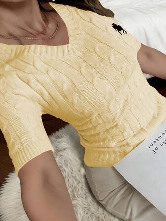 Top de Malha Bordada Plus Size para Mulheres, Manga Curta, Casual Elegante, Adequada para Páscoa, Férias, Dia da Independência, Formatura, Amarela