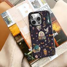 El mágico mundo de  y sus amigos. Esta elegante funda es compatible con los modelos  17, 16, 15, 14 Pro Max, 13, 12, 11, XR y XS Plus. Fabricada en silicona de vidrio, ofrece protección contra golpes y caídas, además de una sensación superior. Es el regalo ideal para familiares, amigos y seres queridos, y la opción perfecta para Año Nuevo. - Blanco - Ver 3