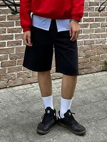 Shorts jeans pretos lisos com bolsos inclinados para homem, ideais para o verão. - Preto - Ver 3