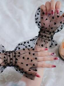 女士蕾丝短手套，防紫外线，露指设计，适合新娘、歌剧、正式场合、派对、角色扮演等多种场合。这款露指手套与晚礼服和正式服装完美搭配，凸显您纤细的手指和光彩照人的肌肤。 - 黑色 - 查看 2