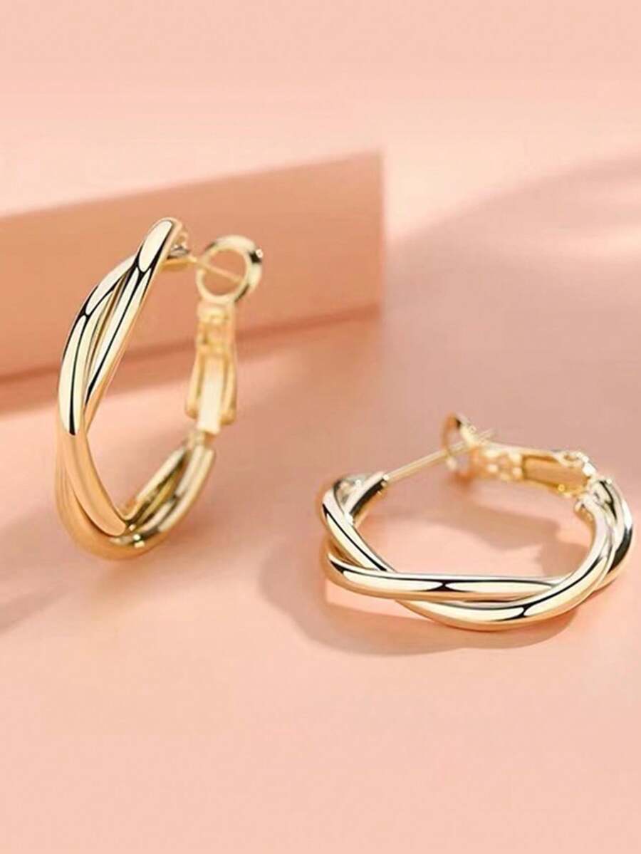 A Pair Of Gold Twisted Hoop Earrings For Women, Bold And Minimalist Rope Design, Versatile Luxury Statement Piece, Architectural Vintage Inspired Jewelry - Gold - View 1