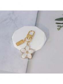 1pc Metal Sakura Flower Keychain, Lightweight And Graceful Sakura Design With Tag Accessory, Suitable For Bag, Car Keys, Couple & Holiday Gifts - White and Pink - View 4